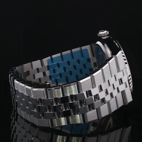 Rolex Land-Dweller